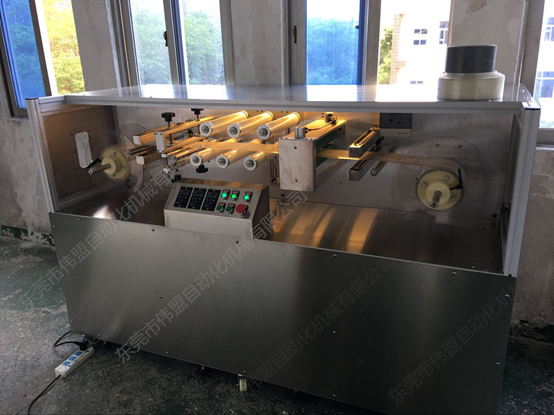 卷材清潔機，光學(xué)膜卷材除塵，光學(xué)膜卷材清潔，偉盟機械生產(chǎn)廠家